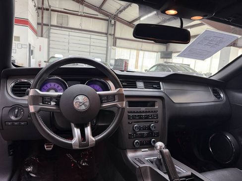 Used 2010 Ford Mustang GT RWD image 17