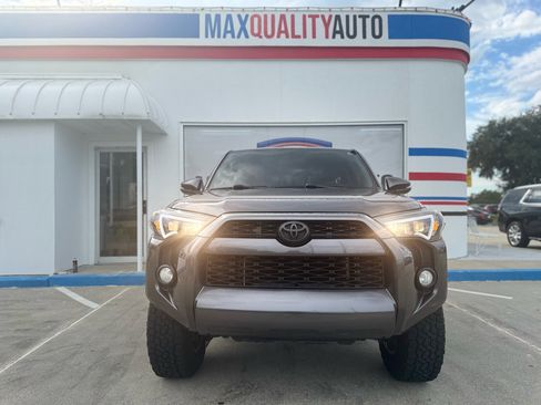 Used 2018 Toyota 4Runner SR5 image 5
