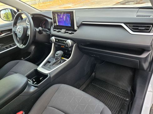 Used 2025 Toyota RAV4 XLE image 23