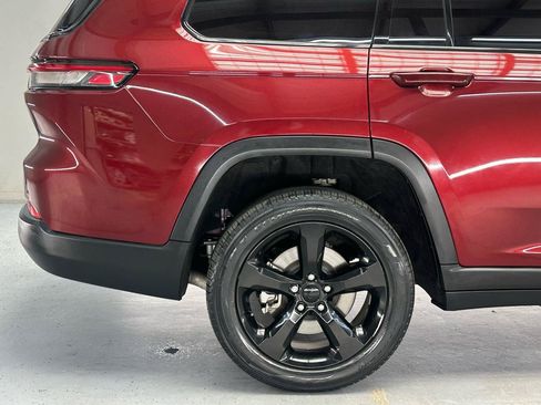 Used 2023 Jeep Grand Cherokee L Limited w/ Black Appearance Package RWD image 10