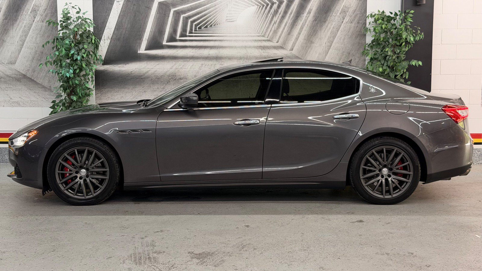 Used 2017 Maserati Ghibli S Q4 AWD/4WD image 5