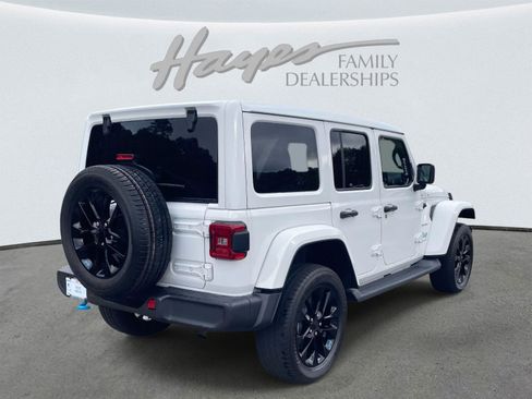 Used 2023 Jeep Wrangler Sahara w/ Cold Weather Group image 33