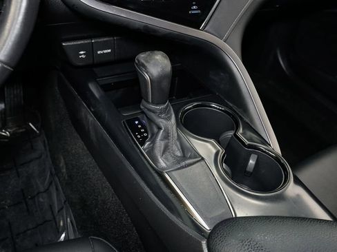 Used 2018 Toyota Camry SE image 17