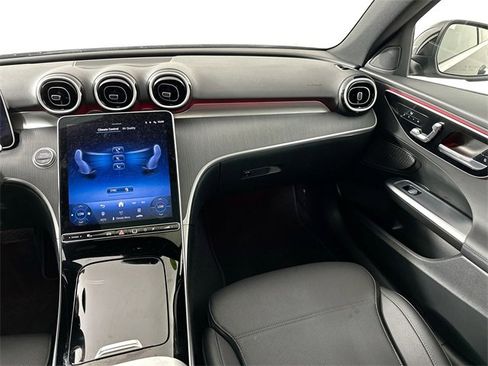 Used 2025 Mercedes-Benz C 300 4MATIC Sedan image 28