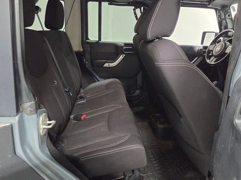 Used 2014 Jeep Wrangler Unlimited Rubicon w/ Max Tow Package AWD/4WD image 14
