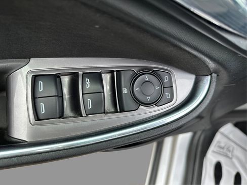 Used 2018 Chevrolet Malibu LT FWD image 14