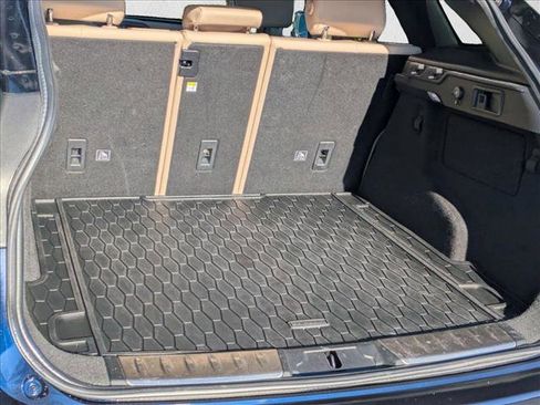 Used 2020 Jaguar F-PACE Premium image 6