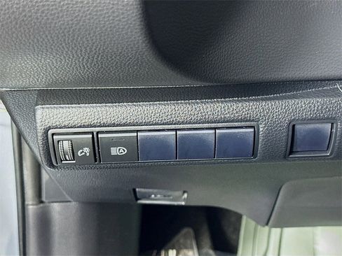 Used 2020 Toyota Corolla SE image 20