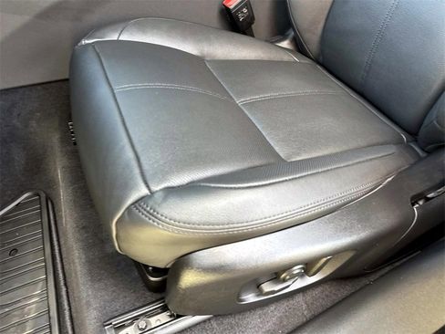 New 2026 Land Rover Range Rover Velar Dynamic SE image 14