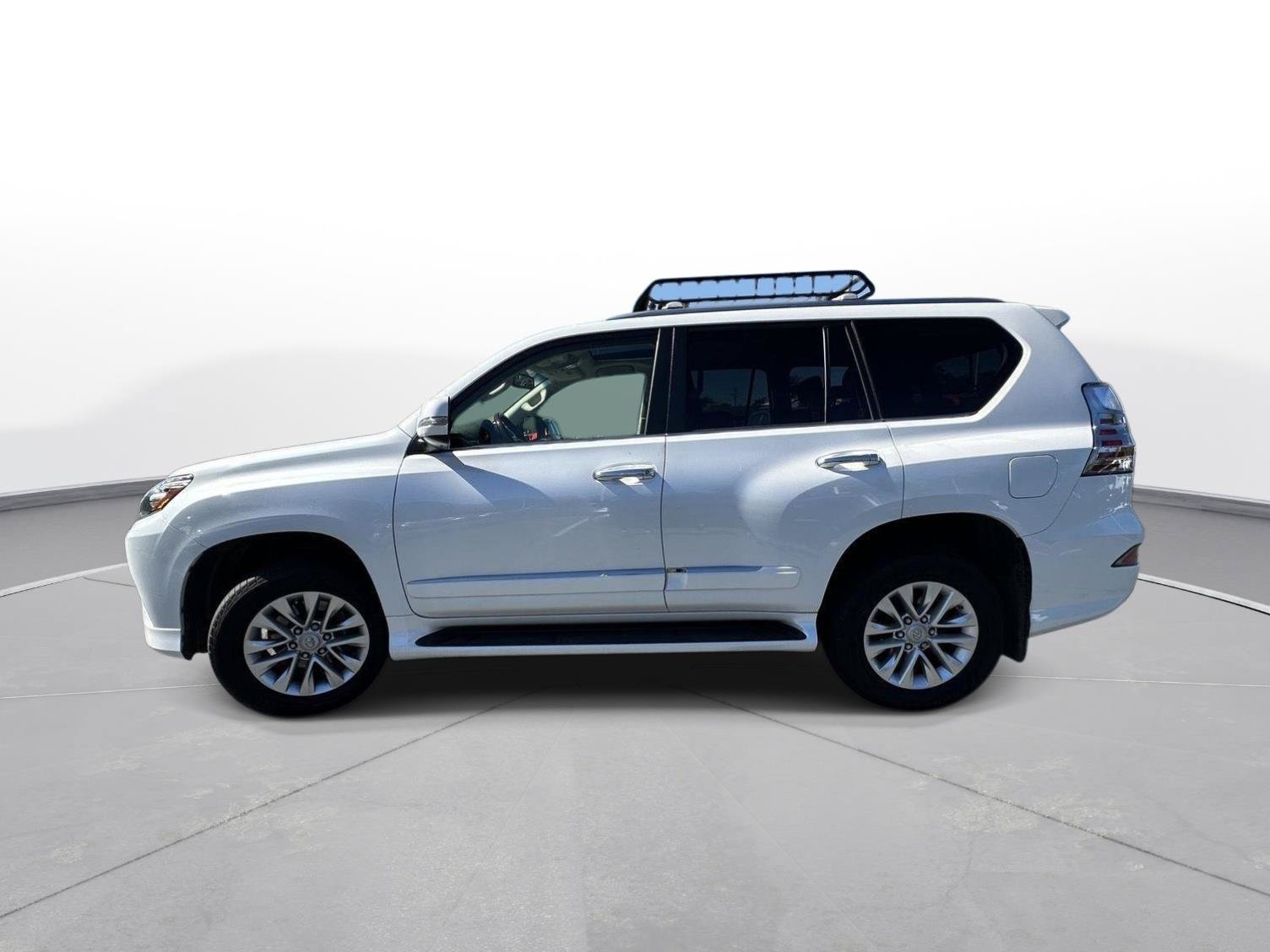 Used 2015 Lexus GX 460 w/ Premium Package AWD/4WD image 9