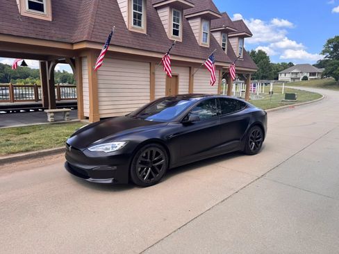 Used 2021 Tesla Model S Plaid AWD/4WD image 2