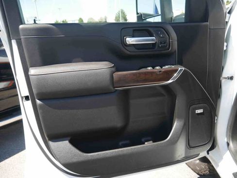 Used 2023 GMC Sierra 3500 SLT w/ SLT Premium Package AWD/4WD image 28