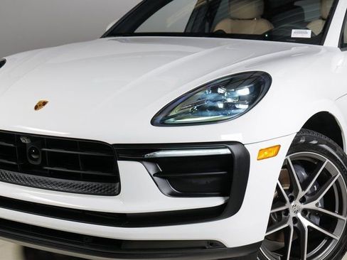 Certified 2026 Porsche Macan image 31
