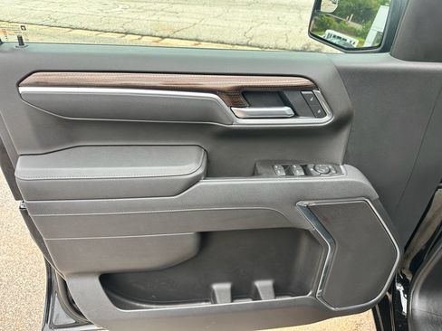 Used 2025 Chevrolet Silverado 1500 LT w/ Protection Package RWD image 8