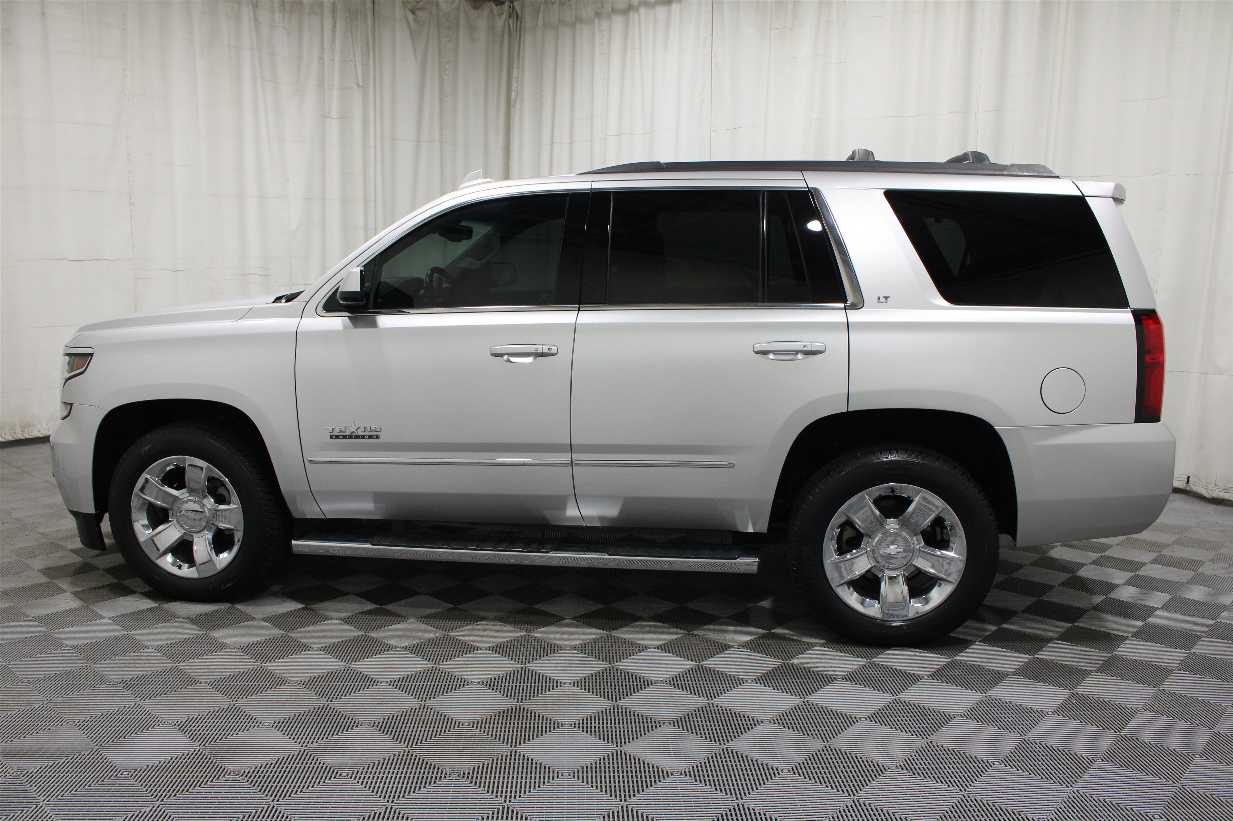 Used 2019 Chevrolet Tahoe LT w/ LT Signature Package AWD/4WD image 35