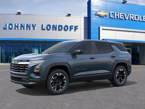 New 2026 Chevrolet Equinox LT w/ Convenience Package II FWD image 2