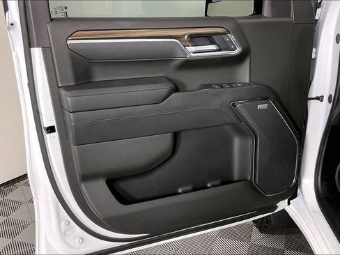 Used 2025 Chevrolet Silverado 1500 LT Trail Boss w/ Convenience Package II AWD/4WD image 22