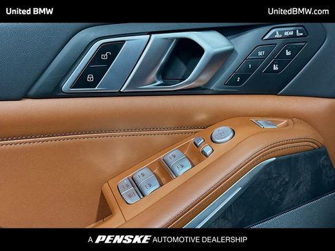 Used 2023 BMW X7 xDrive40i w/ Executive Package image 3