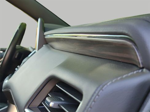 Used 2024 Chevrolet Tahoe LT image 18