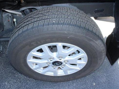 Certified 2024 Toyota Tacoma SR5 image 8