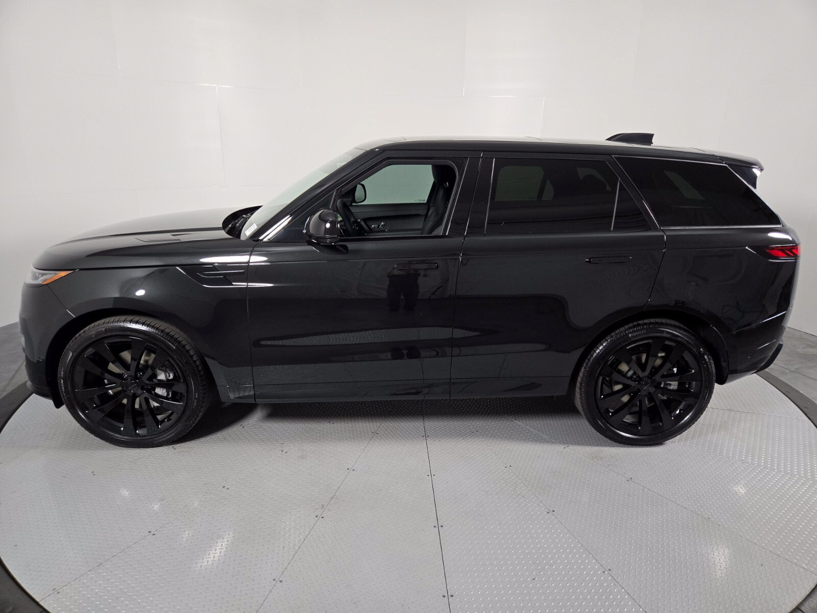 New 2027 Land Rover Range Rover Sport Dynamic SE AWD/4WD image 34