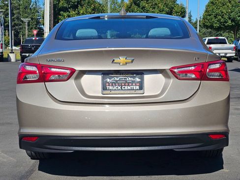 Used 2022 Chevrolet Malibu LT FWD image 4