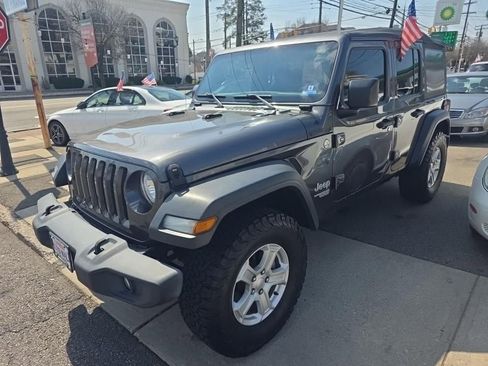 Used 2018 Jeep Wrangler Unlimited Sport S image 2