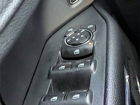 Used 2021 Ford Expedition XLT image 28