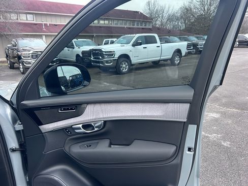 Used 2026 Volvo XC90 B6 Ultra w/ Lounge Package image 14