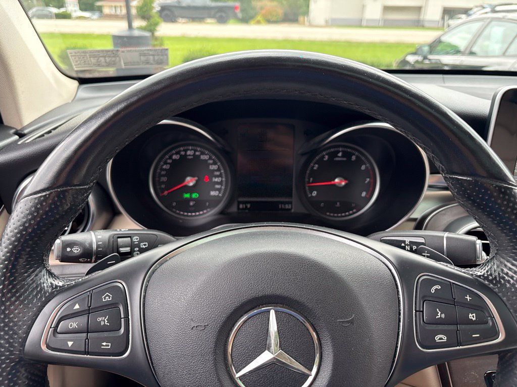 Used 2019 Mercedes-Benz GLC 300 4MATIC image 19