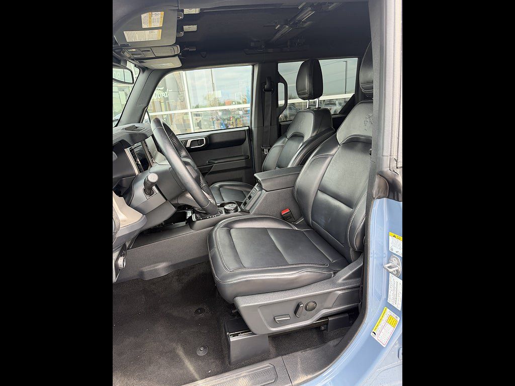 Used 2025 Ford Bronco Outer Banks AWD/4WD image 14