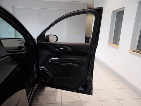 Used 2025 Chevrolet Traverse High Country w/ LPO, Floor Liner Package AWD/4WD image 25
