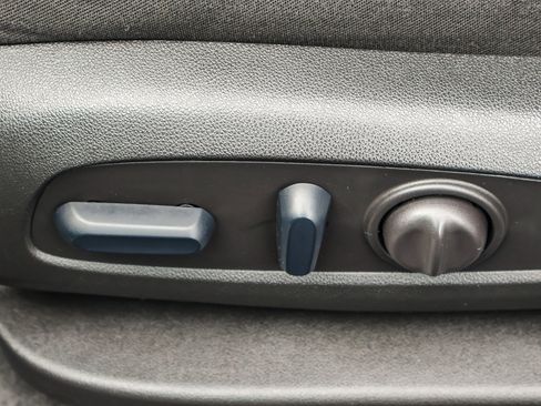 Used 2024 Chevrolet Equinox LT image 11