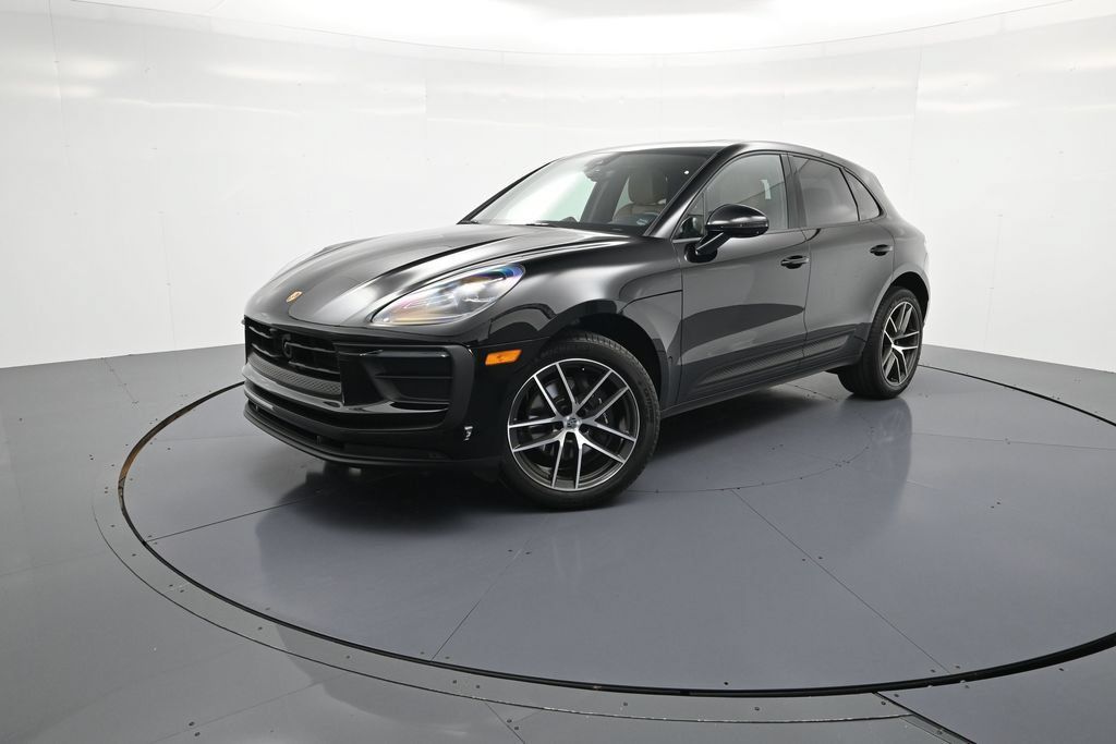 Used 2026 Porsche Macan AWD/4WD image 1