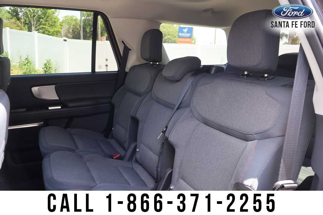 Used 2025 Ford Expedition Active RWD image 21