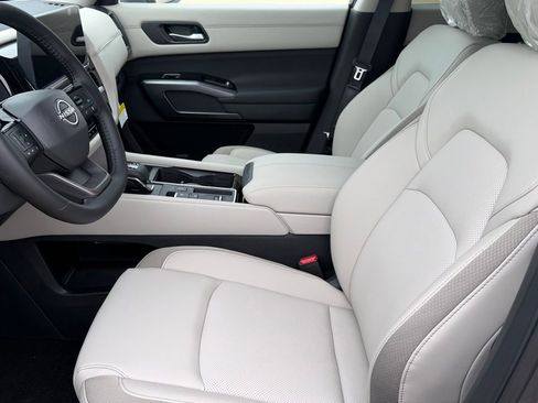 New 2026 Nissan Pathfinder SL FWD image 11