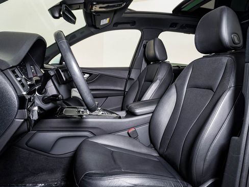 Used 2019 Audi Q7 3.0T Prestige w/ Prestige Package image 19