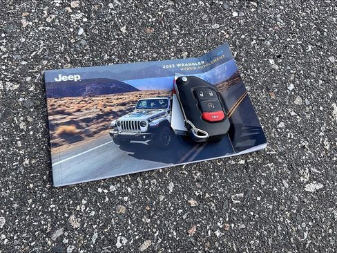 Used 2023 Jeep Wrangler Unlimited w/ Cold Weather Group image 10