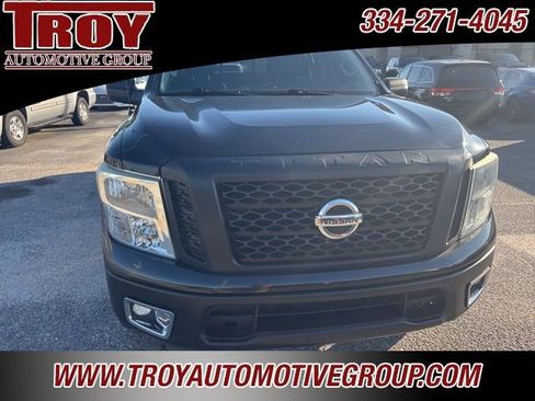 Used 2017 Nissan Titan S image 8