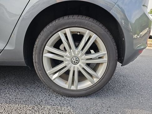 Used 2015 Volkswagen Golf TDI SE FWD image 9