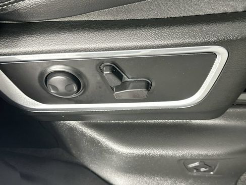 Used 2023 RAM 1500 Laramie AWD/4WD image 23