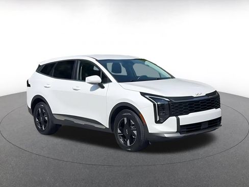 Used 2026 Kia Sportage LX FWD image 2
