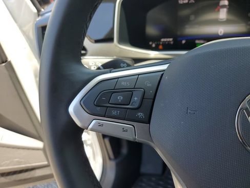 Certified 2025 Volkswagen Taos SE AWD/4WD image 26