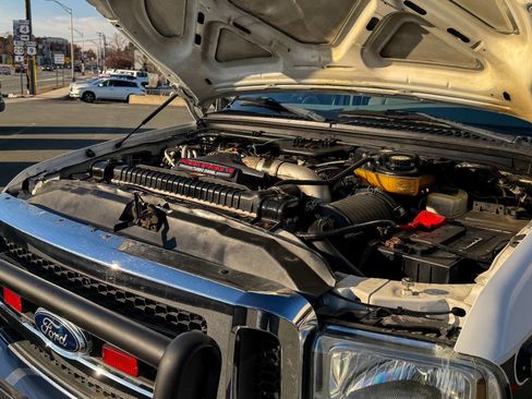 Used 2005 Ford Excursion XLT image 43