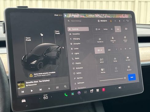 Used 2022 Tesla Model Y Performance AWD/4WD image 37