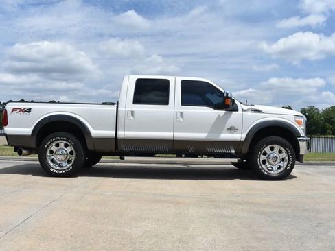 Used 2016 Ford F250 Lariat w/ Lariat Ultimate Package AWD/4WD image 3