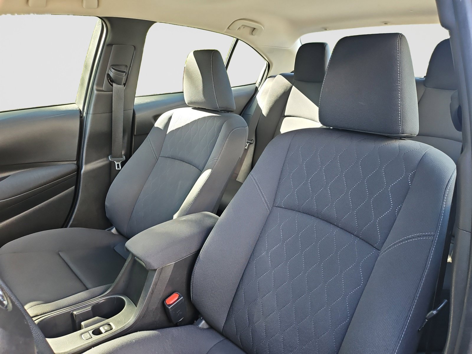 Used 2025 Toyota Corolla LE FWD image 23