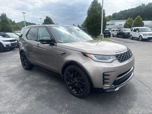Used 2025 Land Rover Discovery Dynamic SE AWD/4WD image 8