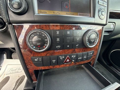 Used 2011 Mercedes-Benz GL 450 4MATIC image 17