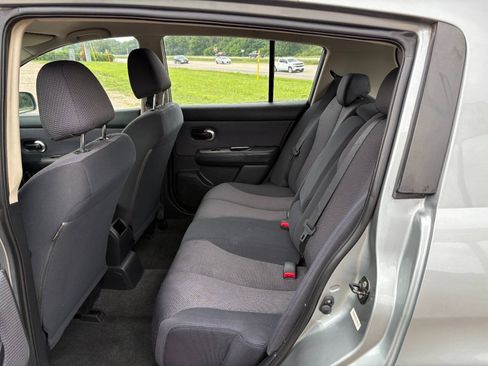 Used 2007 Nissan Versa Hatchback FWD image 10